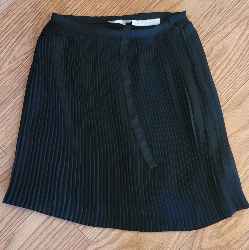 Black skirt
